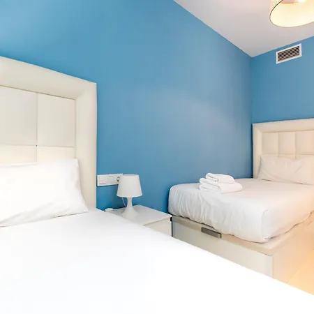 A 400m Del Paseo Maritimo Apartment *