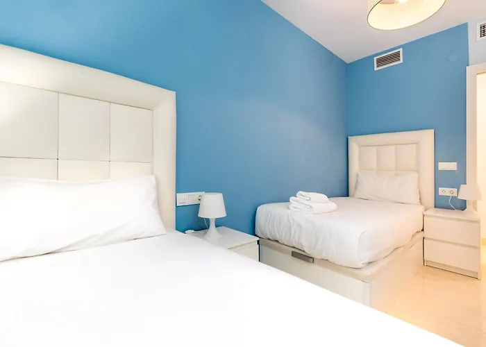 A 400m Del Paseo Maritimo Apartment *